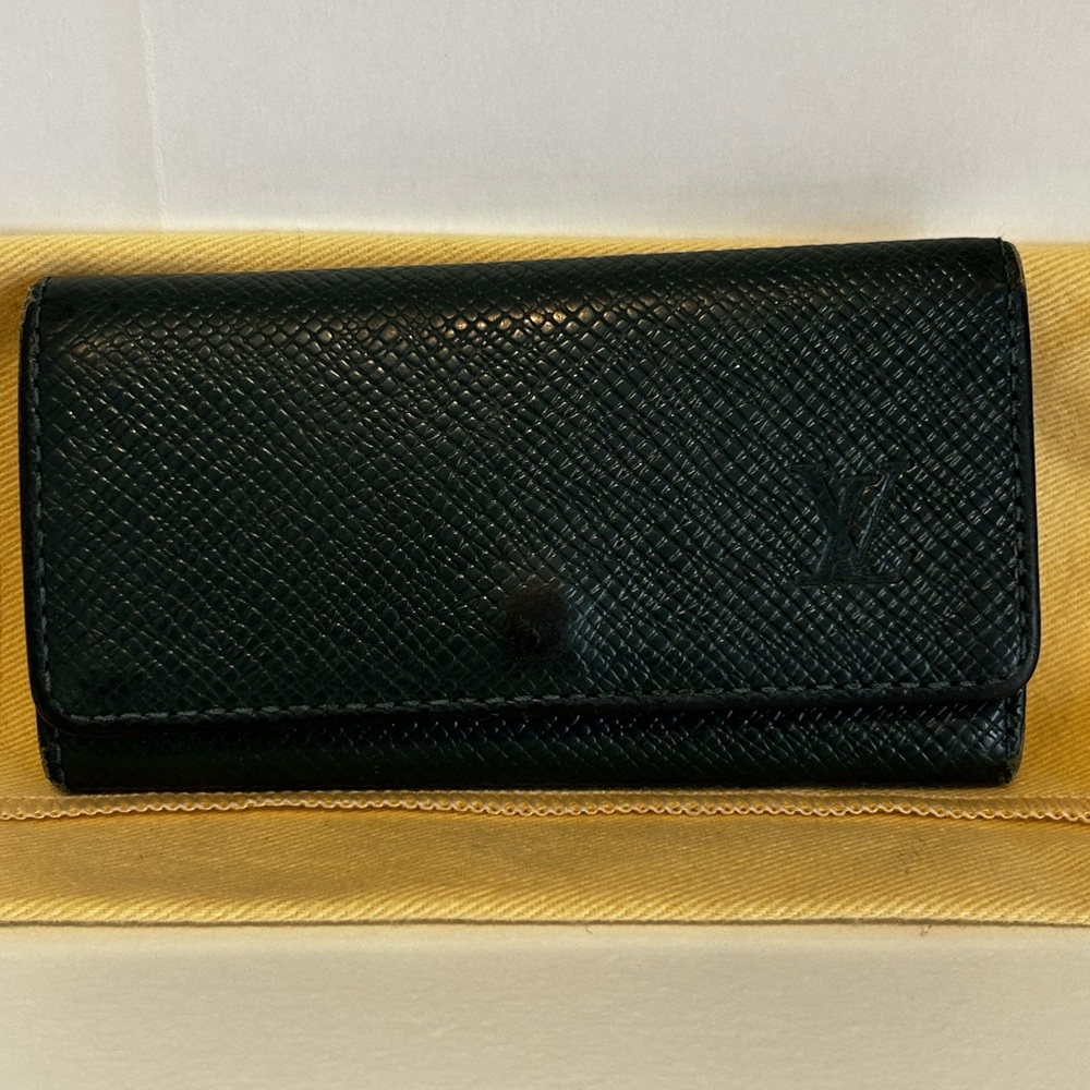 Louis Vuitton Green Tiaga leather 4 key holder